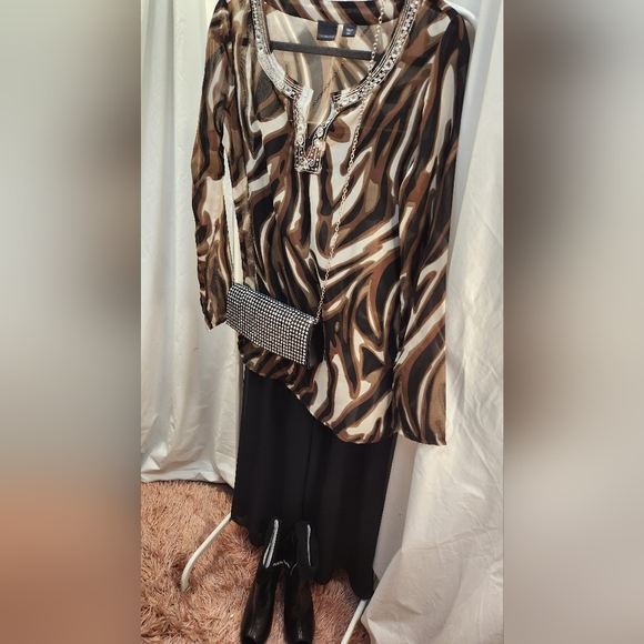 COVINGTON TOP - Picture 7 of 7